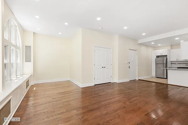 Rented by Citi Habitats | media 9