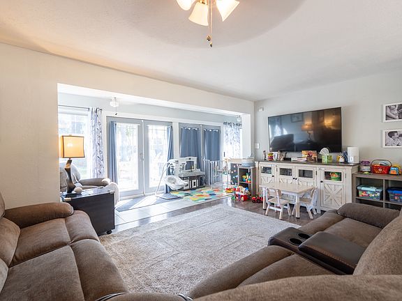 4th image of 315 Thole St
