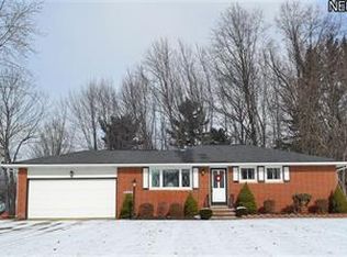 1377 Driftwood Ln, Macedonia, OH 44056