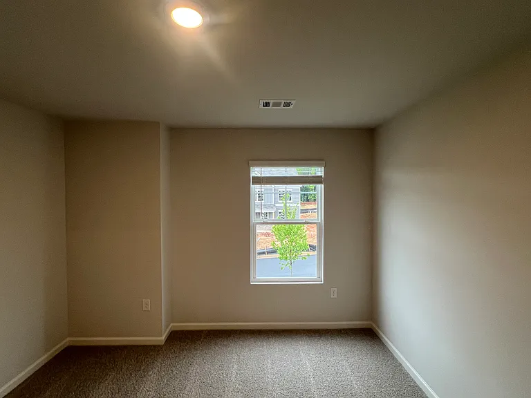 88 King Vlg — Photo 16