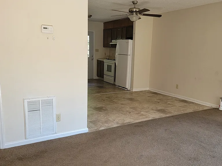 250 Lake Dr — Photo 8