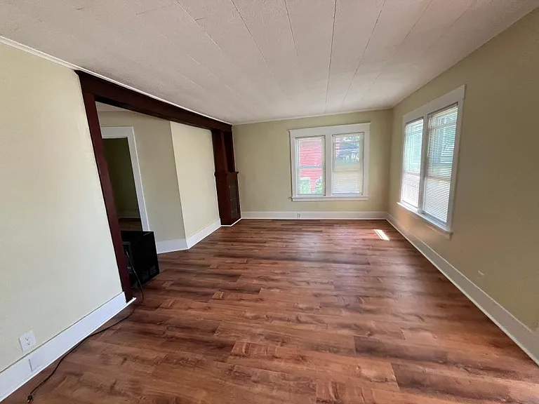 512 E Goundry St — Photo 5
