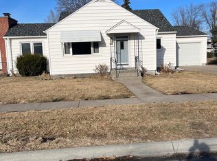 126 W Charles St, Valley, NE 68064