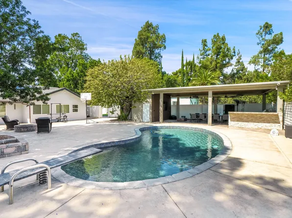 19543 San Jose St, Porter Ranch, CA 91326