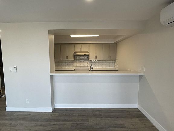 2nd image of 11 S Termino Ave #309