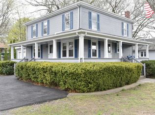 142 Sea View Dr, Warwick, RI 02889