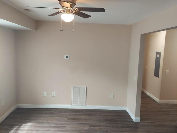52 Westwood Dr #1