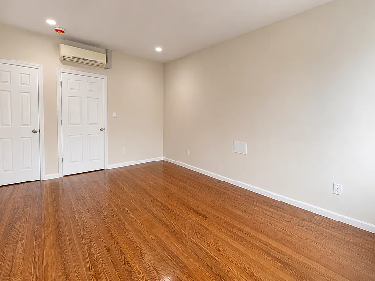 927 Garden St — Photo 3