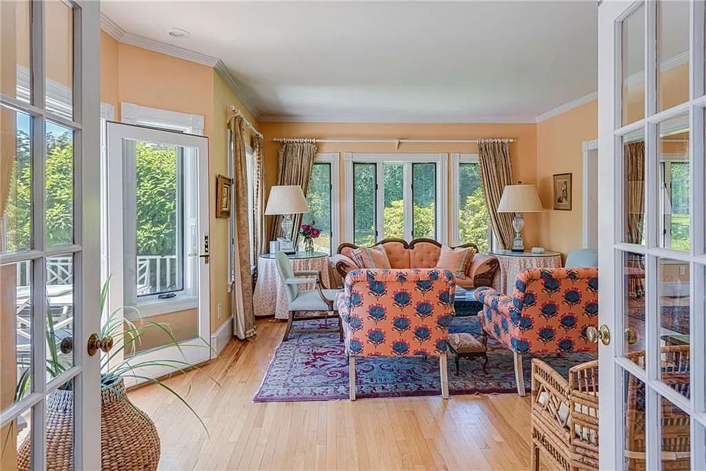 5 bed, 3.0 bath, 2714 sqft, $4,500 — Photo 4