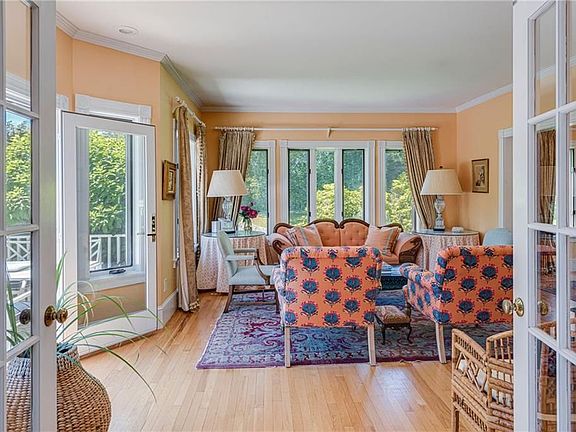 4th image of 39 Brenton Rd
