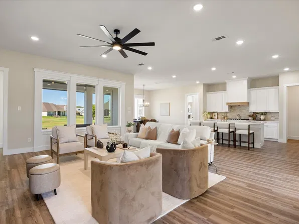 2119 Middlewood Cir, Granbury, TX 76049