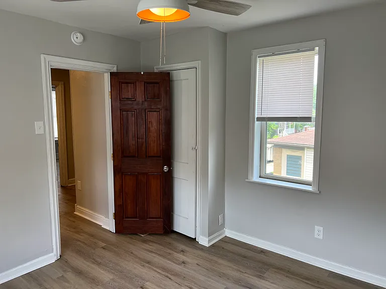 220 Locust Ave — Photo 9