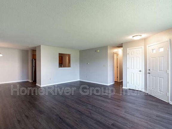2nd image of 4013 Crabtree Ct