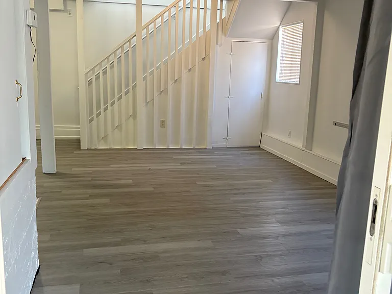 1695 Ronne Dr — Photo 8