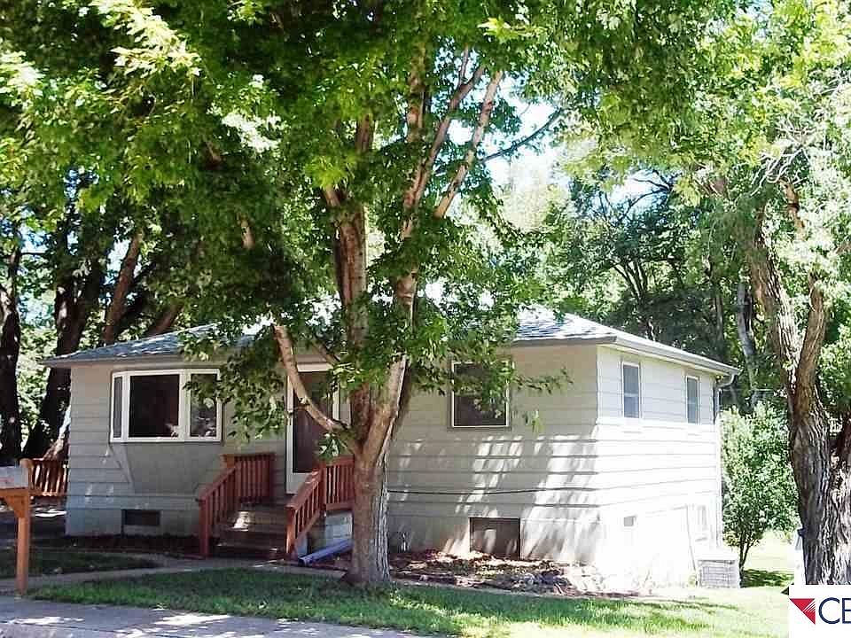 1st image of 1320 3rd Ave