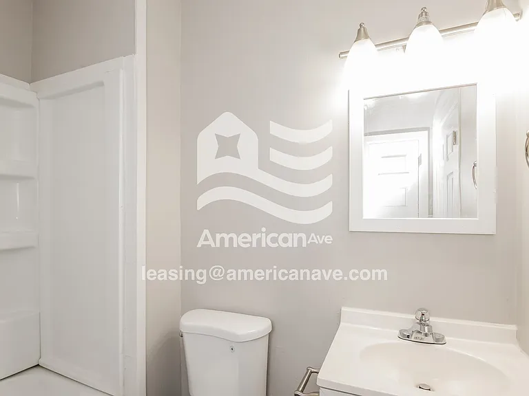 1457702_012_bathroom_14.jpg