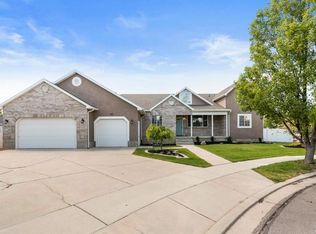 185 E Centennial Cv, Lehi, UT 84043
