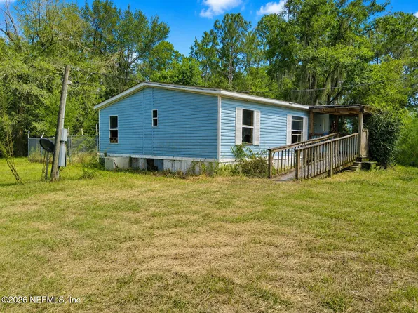 106 LAKE SHORE Road, Interlachen, FL 32148