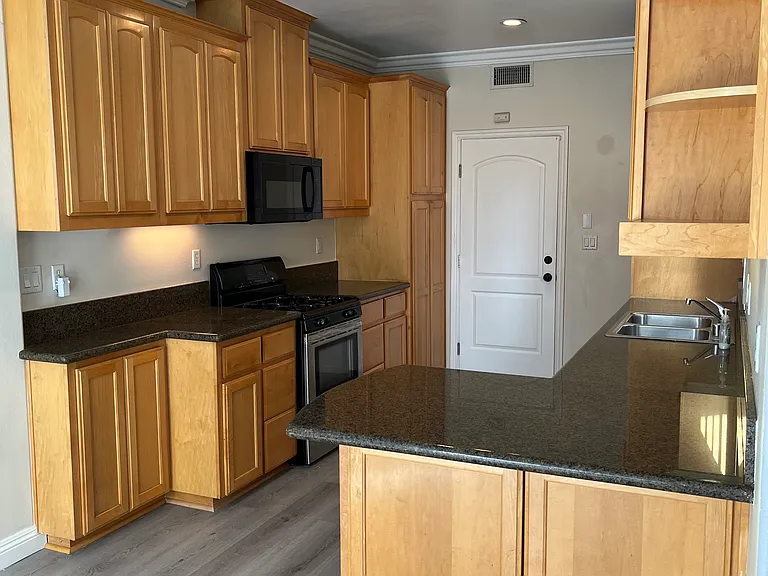 8320 Telegraph Rd — Photo 2