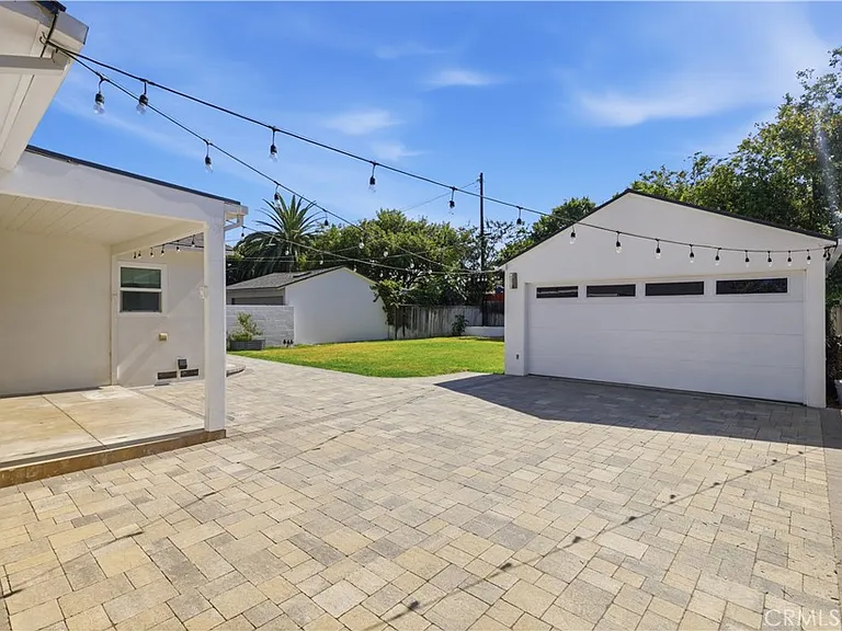 2311 Valencia St — Photo 21