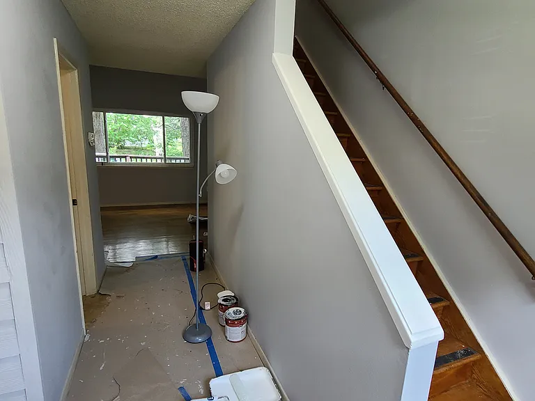 This photo is from when this unit was rented in 2021. entry photo