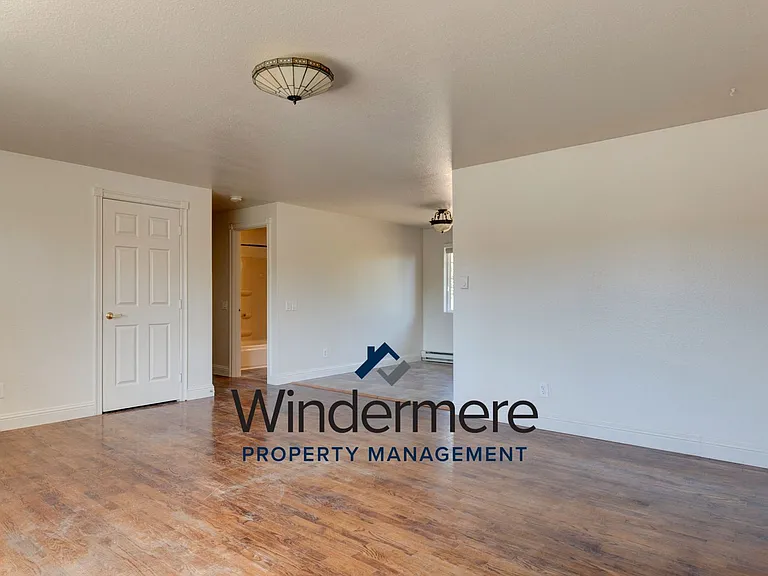 130 NW Clipper Dr — Photo 6