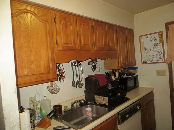 2nd image of 2925 Brownlee Ave