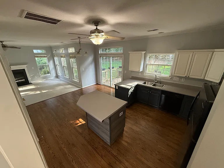 1614 Spandril Ln — Photo 4