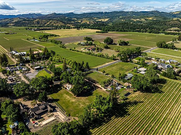 3rd image of 399 Zinfandel Lane