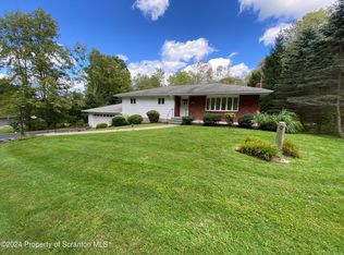 103 Hazard Pond Rd, Roaring Brook Twp, PA 18444