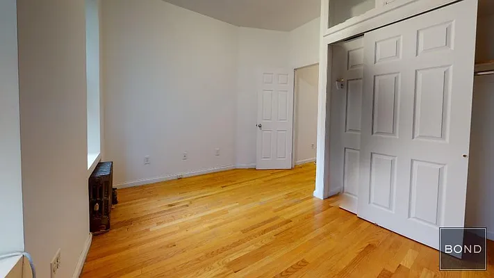 Rented by Bond New York | media 7