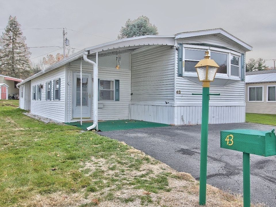 1st image of 556 Central St #43