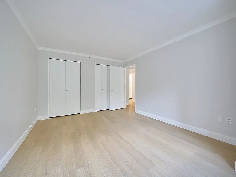 160 Riverside Blvd #304 — Photo 14