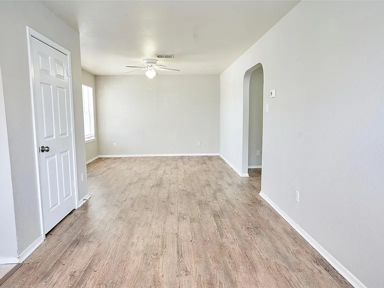 2214 Katy Ln #D — Photo 5