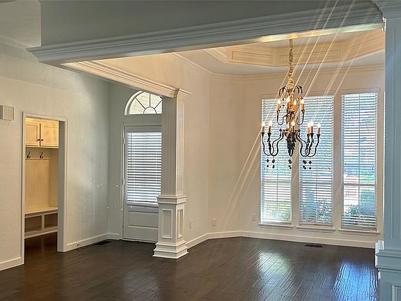 3rd image of 2833 W Creek Side Dr
