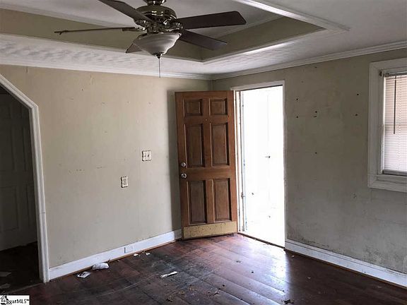5th image of 285 Roosevelt Dr