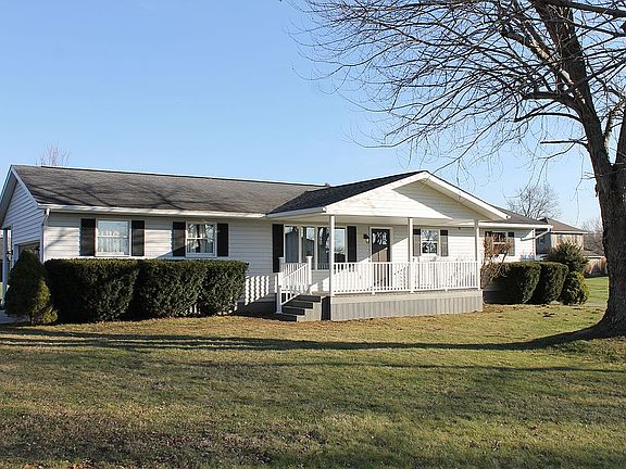 3rd image of 66402 Barrett Hill Rd