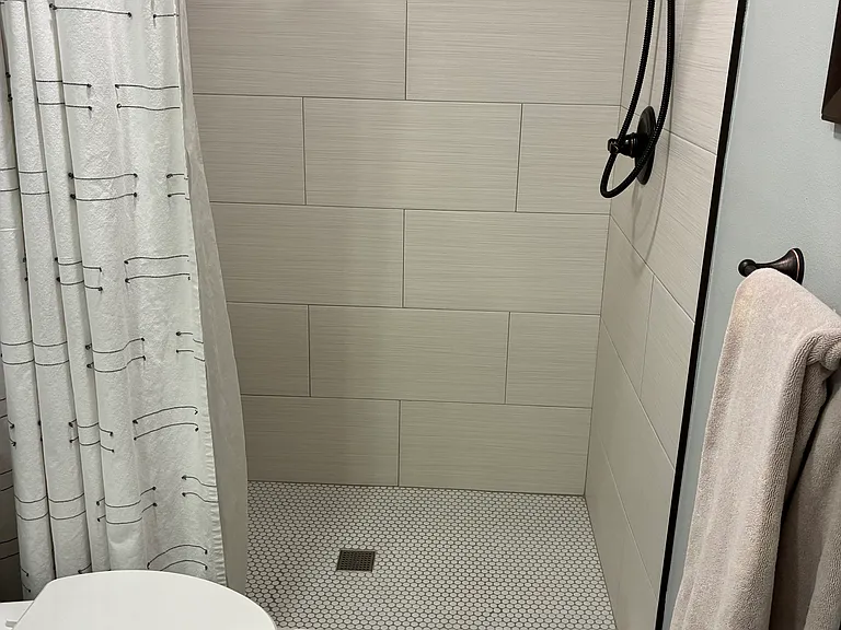 4318 Great Lakes Dr N — Photo 5