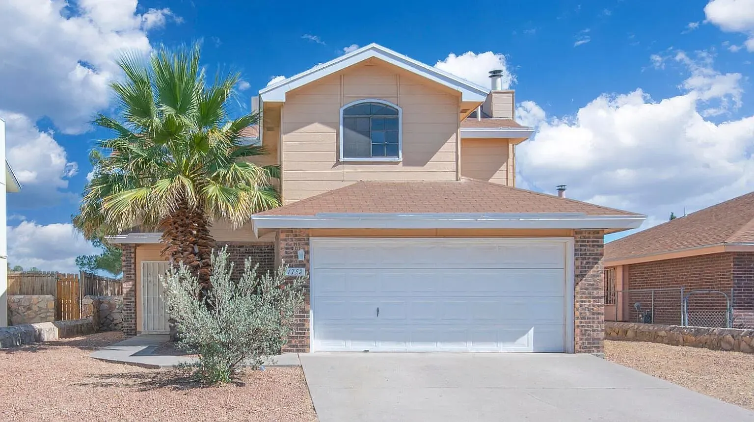4 bed, 2.5 bath, 1742 sqft, $1,700 — Photo 1