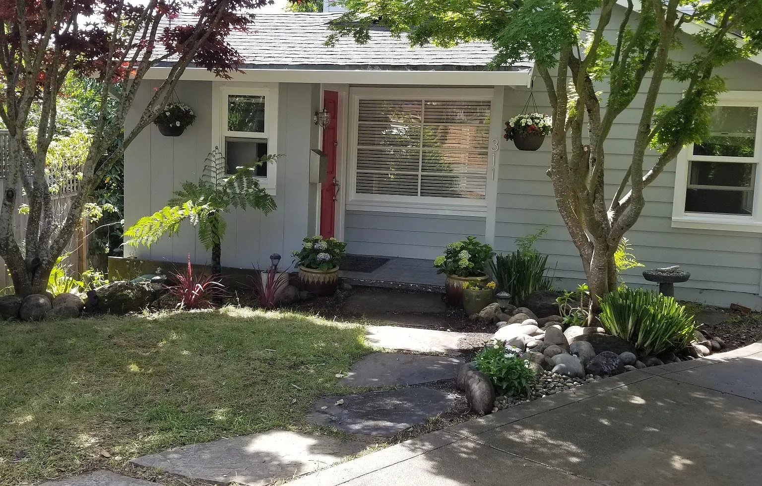 311 Redwood Ave — Photo 2