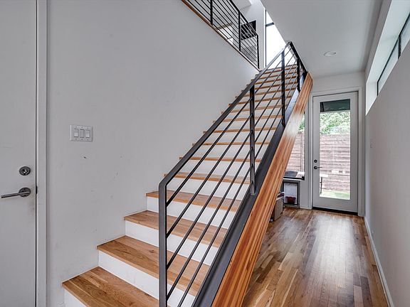 3rd image of 5947 Ross Ave Unit 6