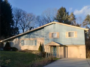1318 Mount Nebo Rd, Sewickley, PA 15143