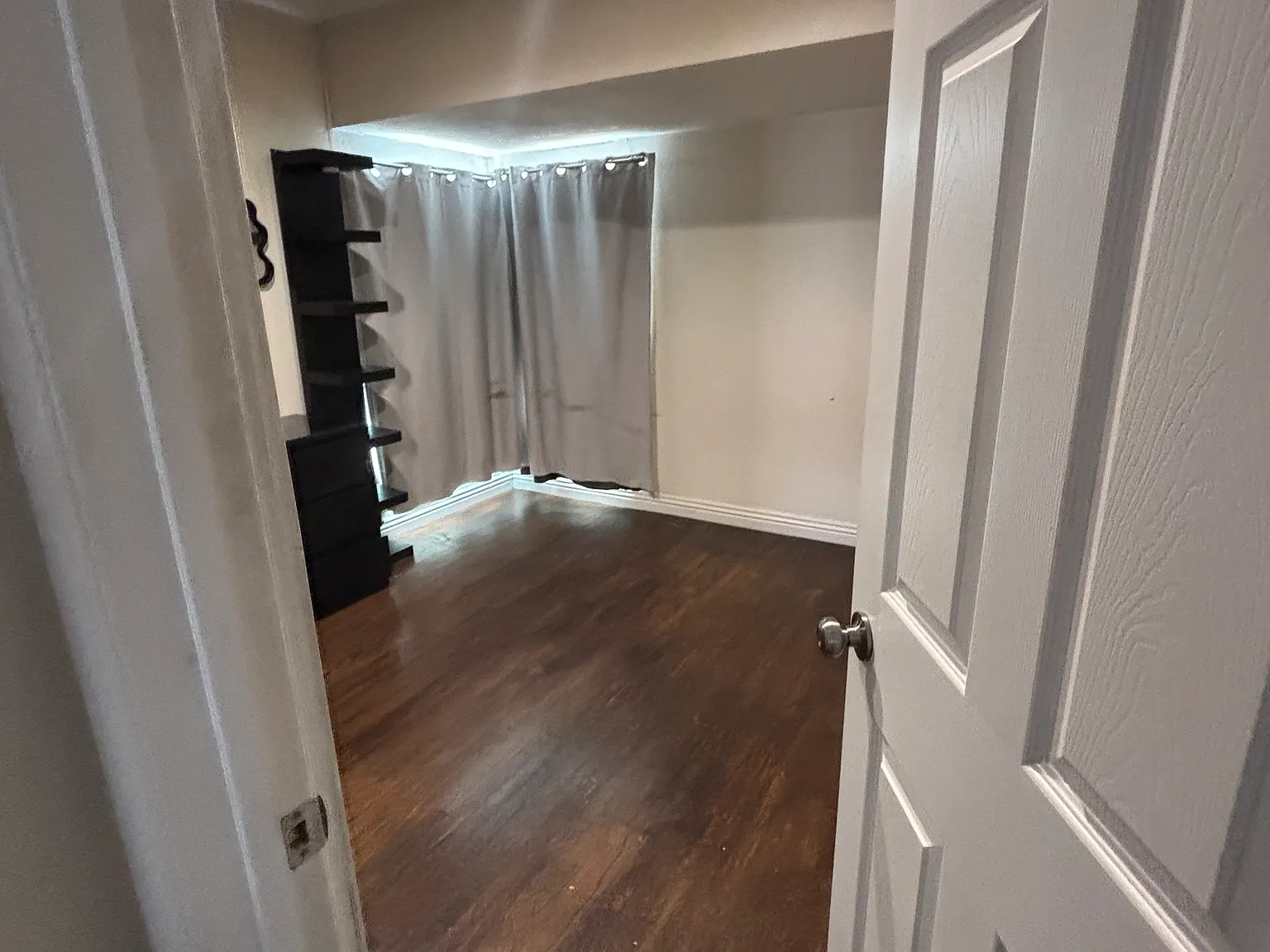 3 bed, 1096 sqft, $1,200 — Photo 1