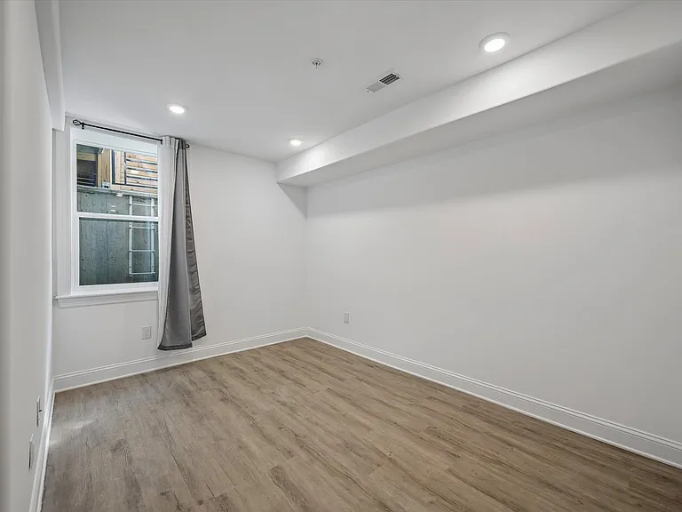 3958 Mount Vernon St #1 — Photo 9