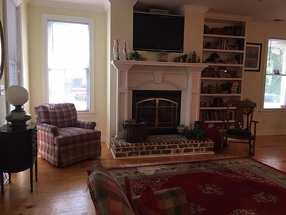 2nd image of 105 Lowndes Ln