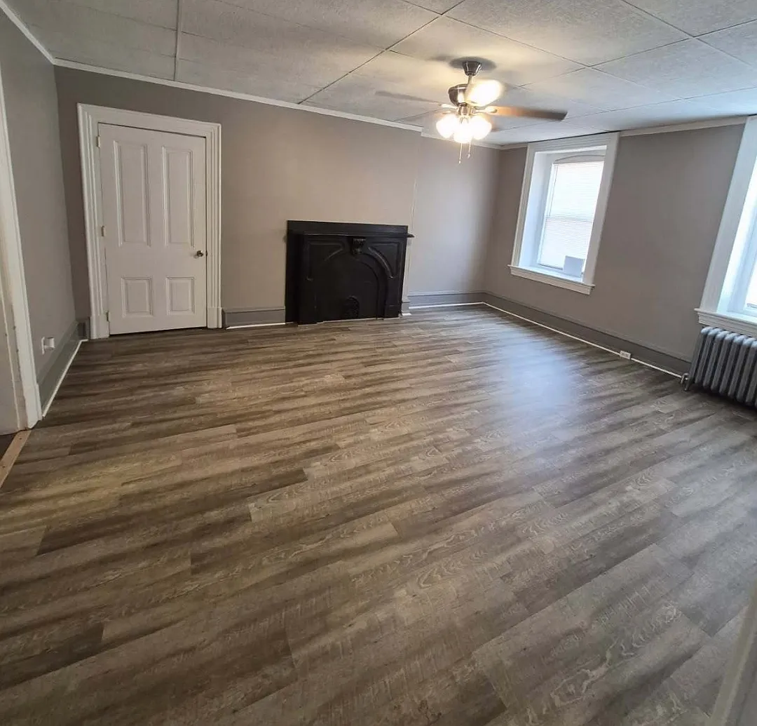 4 bed, 984 sqft, $1,400 — Photo 2