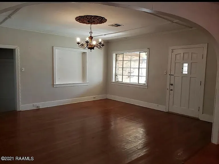 1420 Iberia St — Photo 3