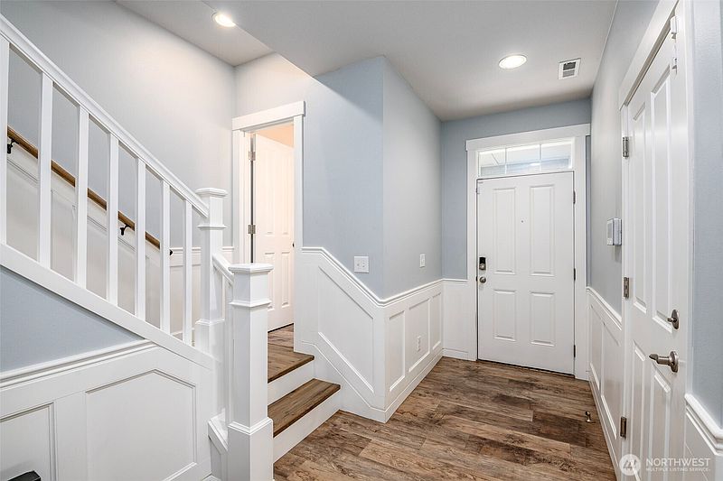 4th image of 2929 82nd Avenue Ct E