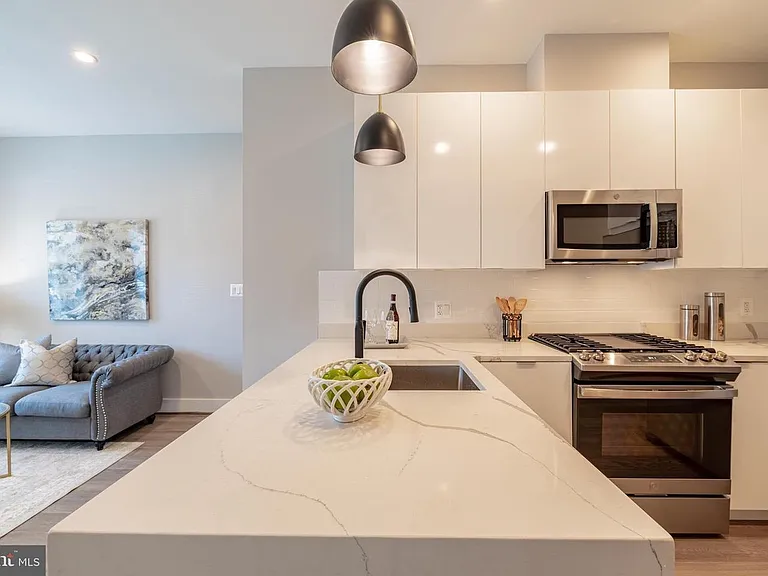 1120 Penn St NE #1 — Photo 7