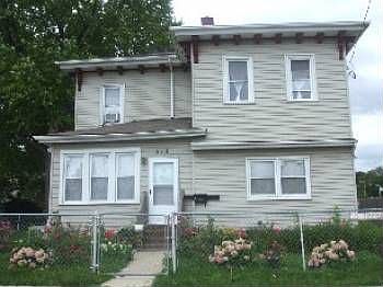 2nd image of 308 S Sheridan Rd